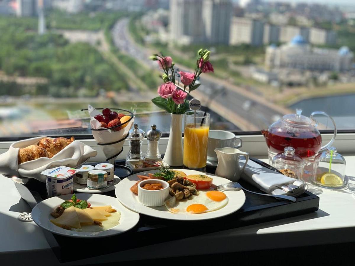 Radisson Hotel Astana Ngoại thất bức ảnh
