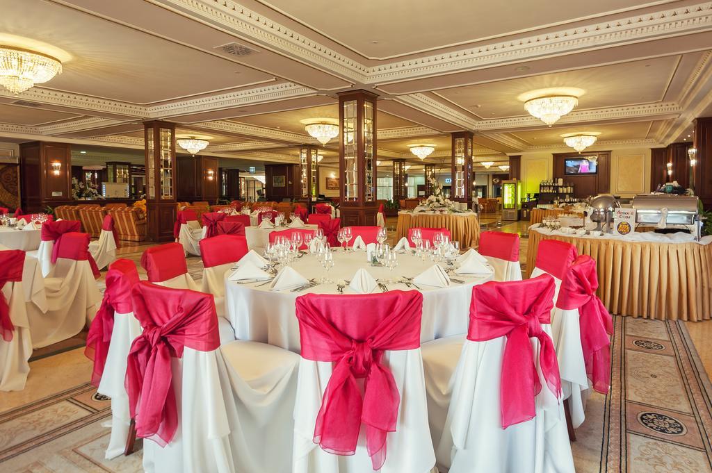 Radisson Hotel Astana Ngoại thất bức ảnh