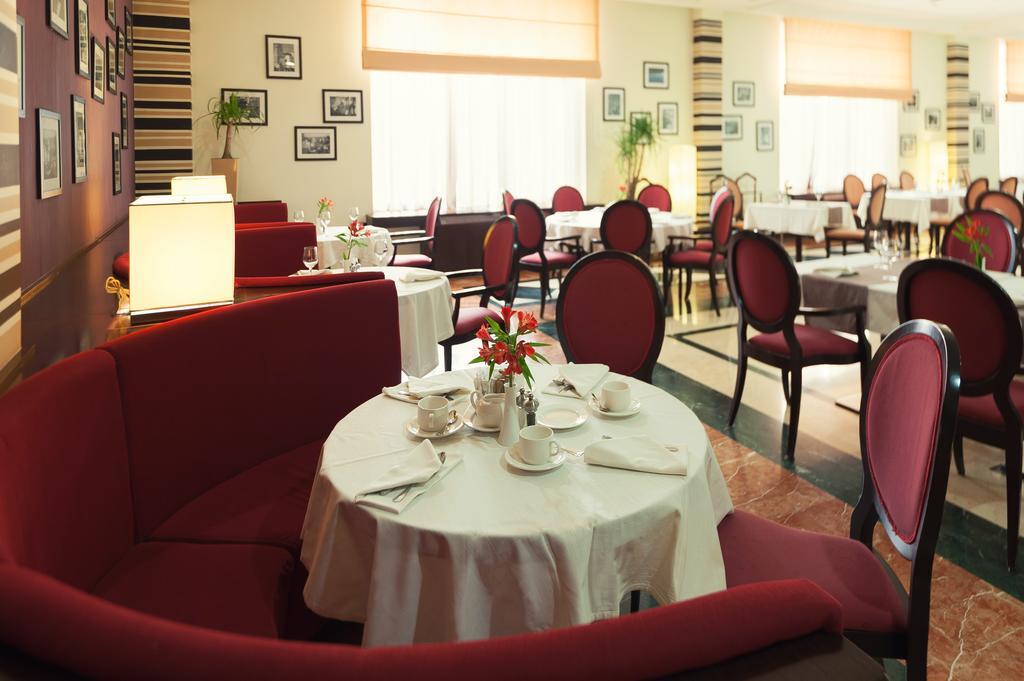 Radisson Hotel Astana Ngoại thất bức ảnh