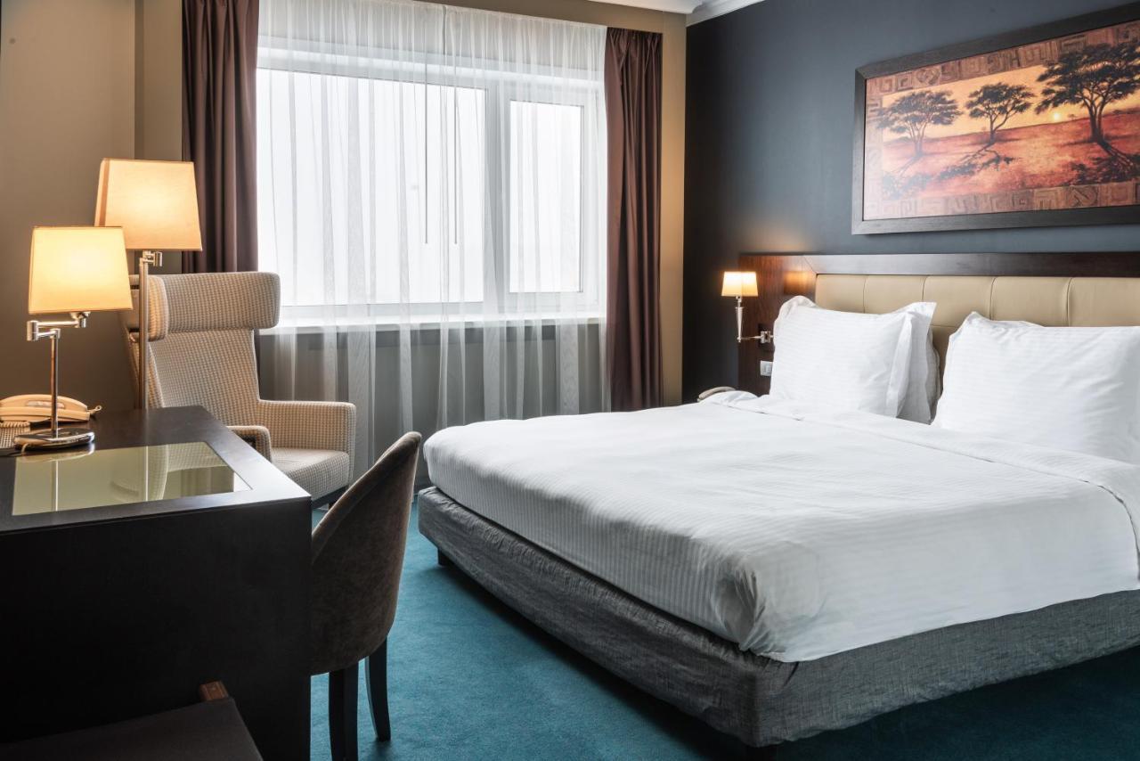 Radisson Hotel Astana Ngoại thất bức ảnh
